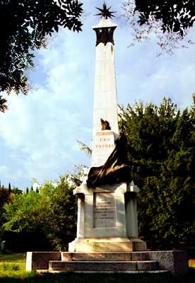 Il monumento dedicato ai Martiri delle Dieci Giornate.