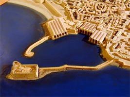 Il porto e l'arsenale veneziano con la FORTEZZA A MARE, oggi detta Koule. Plastico del Museo Storico di Iraklion.
